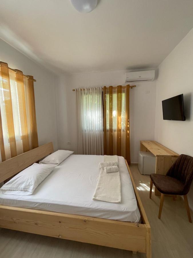 Xho'S Forest Guest House Berat Exterior photo