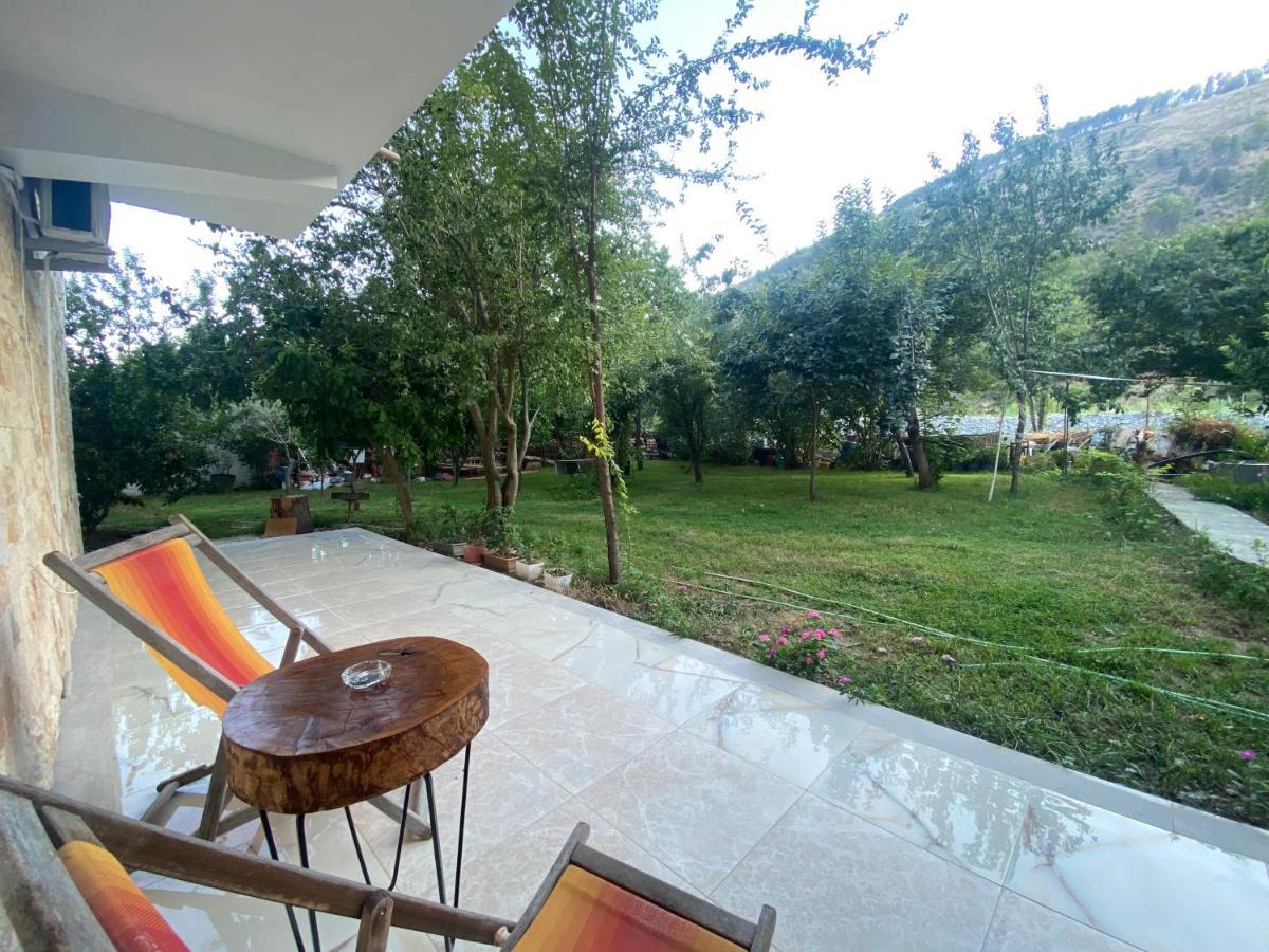 Xho'S Forest Guest House Berat Exterior photo
